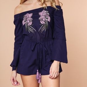 OFF SHOULDER RUFFLE SLEEVE ROMPER [BVYR006053]